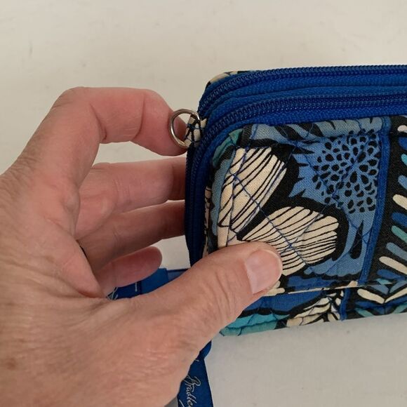 Vera Bradley Blue Bayou Blue White Floral Quilted Zip Around Wallet Crossbody - Picture 7 of 10